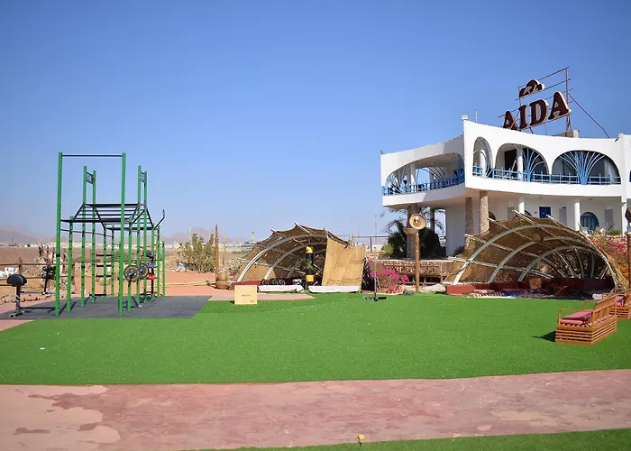 Aida & Sheikh 3*